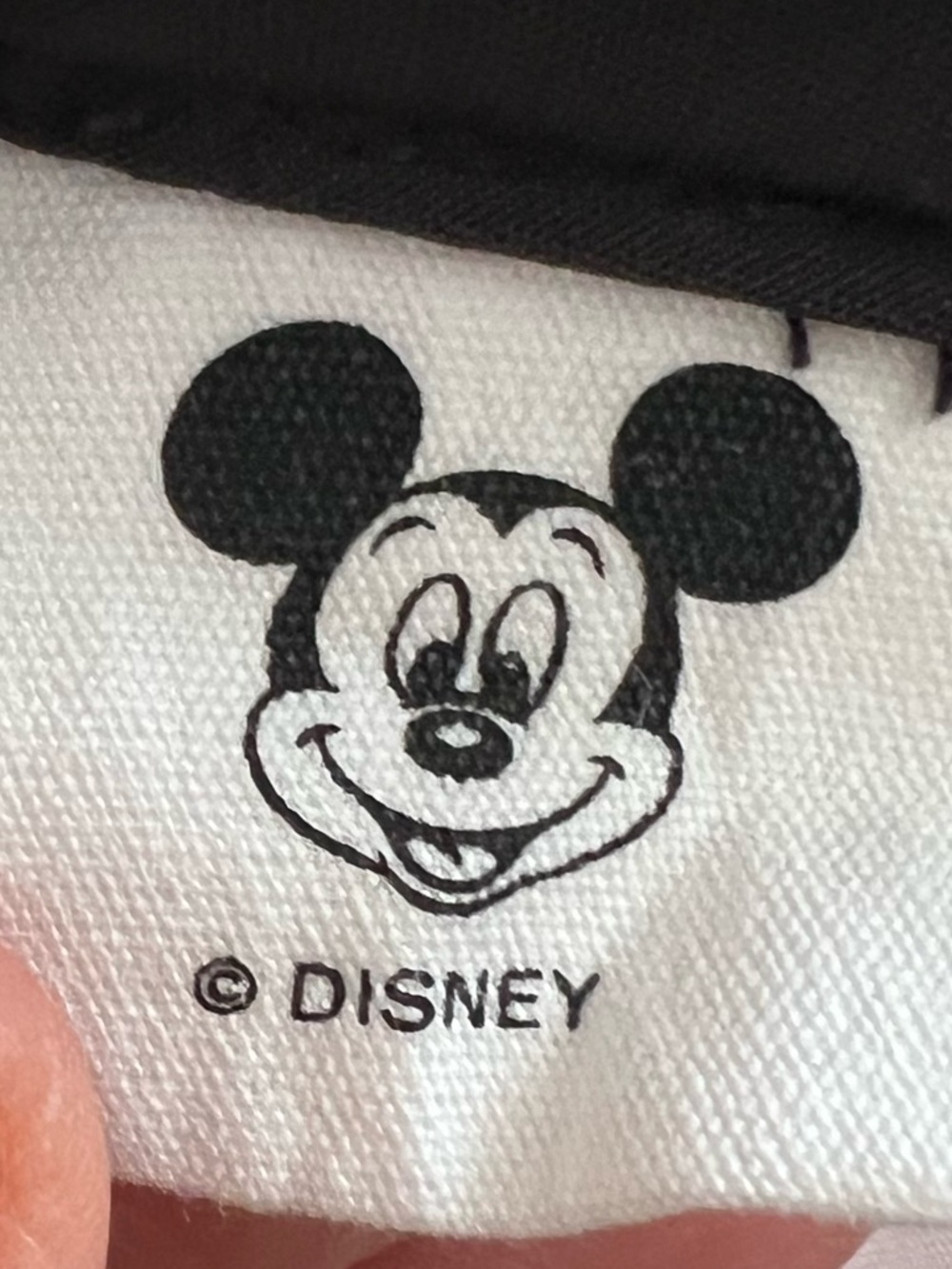 Disney White Baseball Cap with Embroidered Mickey Mouse (Black, Red) Vacation - Picture 3 of 3